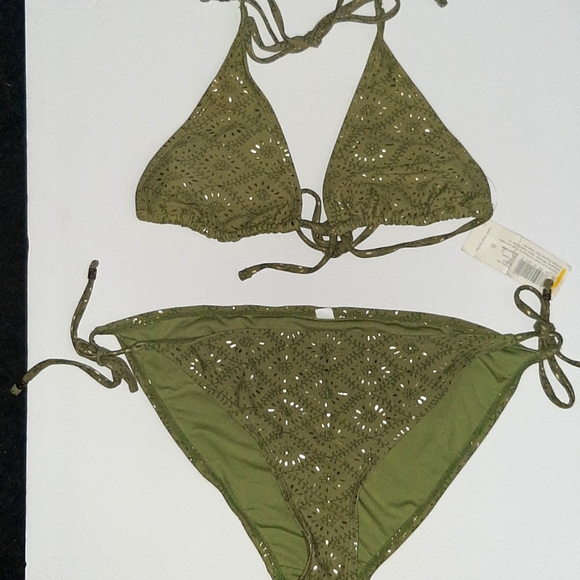 2 piece bikini - Picture 2 of 8